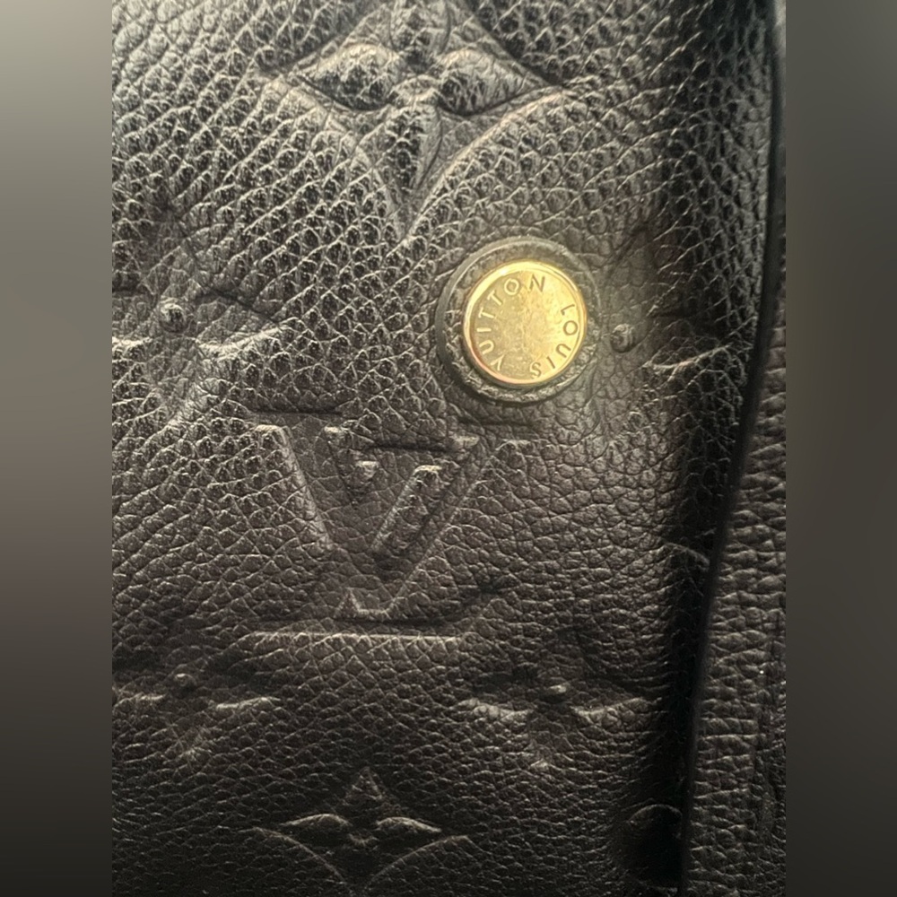Louis Vuitton Montaigne MM Leather Handbag with Strap - Picture 7 of 14